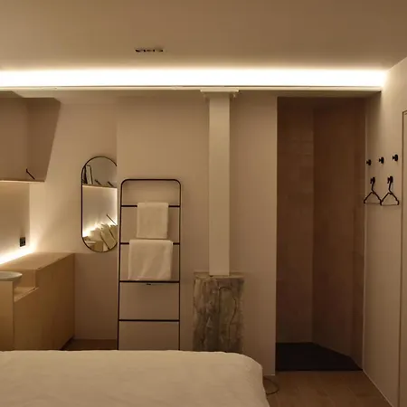 Poutrelle Guestrooms B&B *