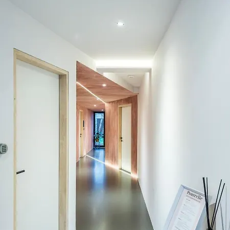 Poutrelle Guestrooms B&B 브뤼헤