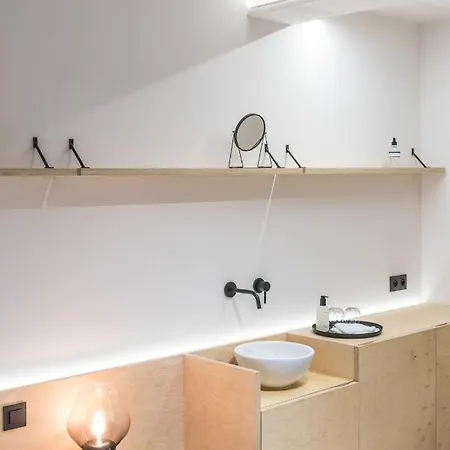Poutrelle Guestrooms B&B 브뤼헤